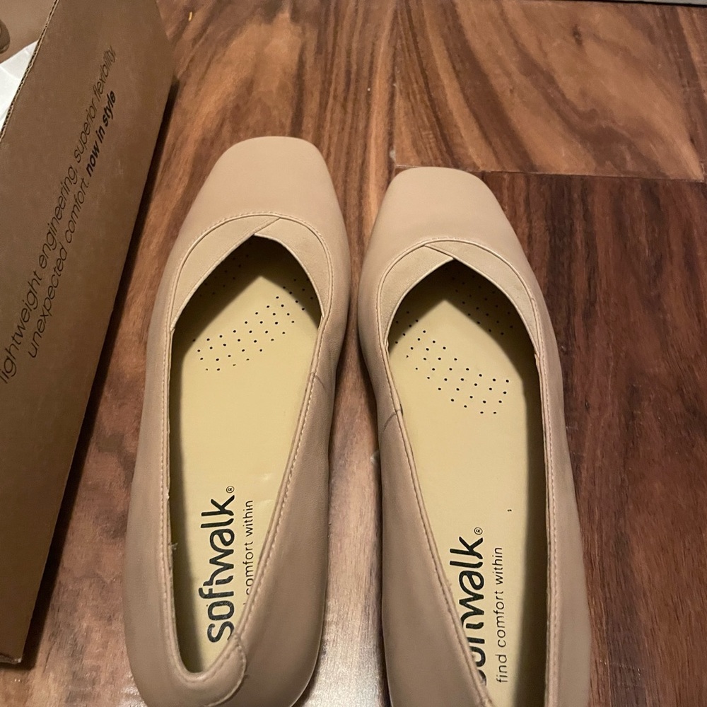 SoftWalk Womens - Picture 2 of 4